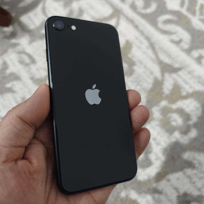 IPhone SE 3 (EAC 99%)