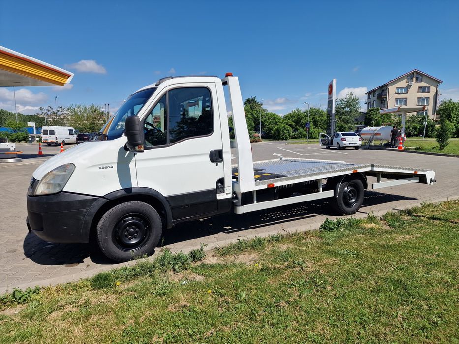Vând Auto platformă Iveco Dayli