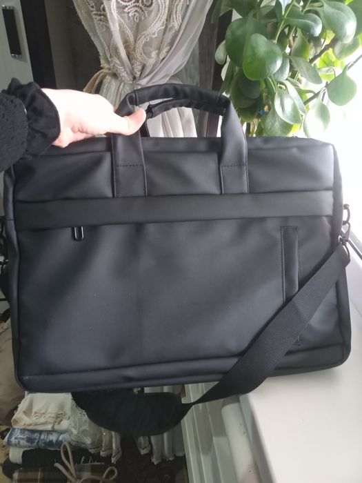 Ноутбук сумкасы кара ренгде