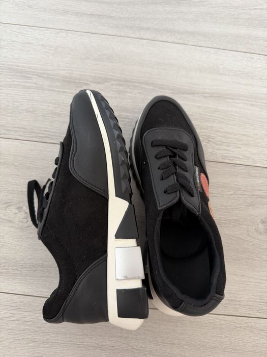 Продам кроссовки