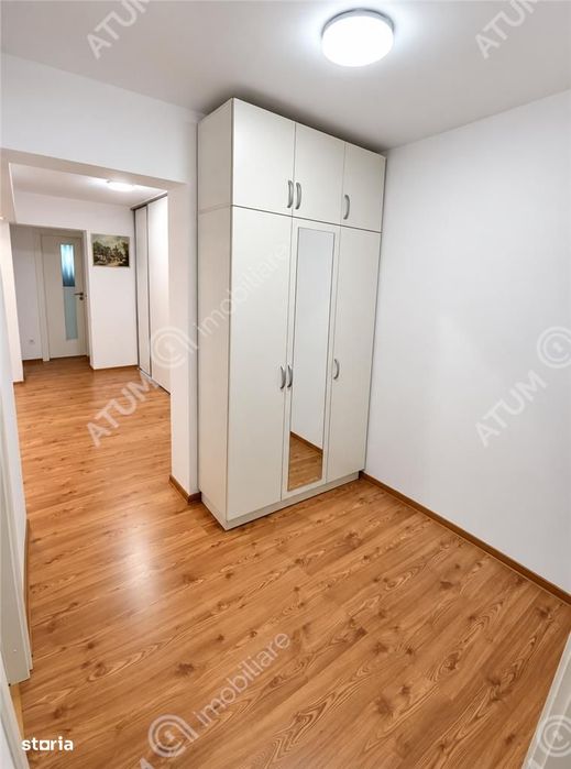 Apartament renovat cu 3 camere 2 bai si pivnita in Sibiu