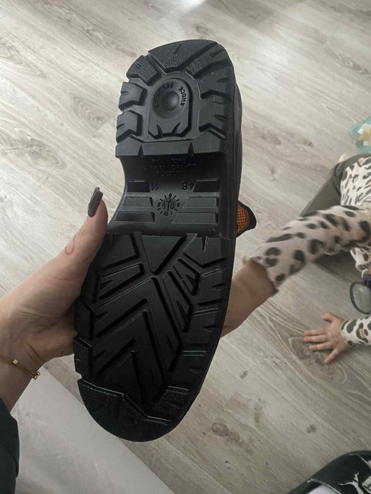 Нови работни обувки