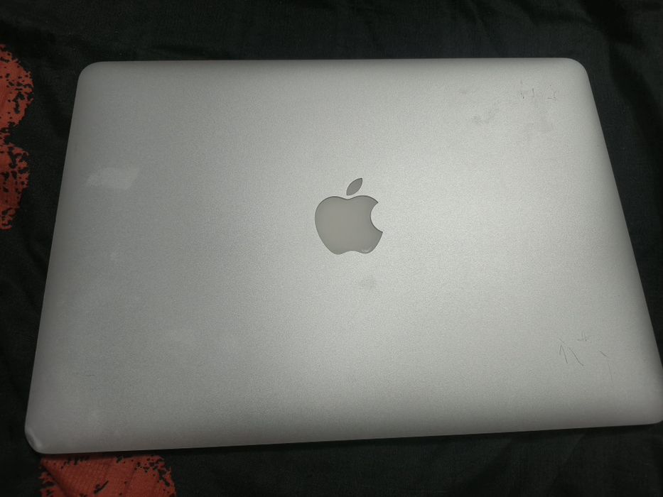 MacBook Air 13" (2015) — 8/256 GB