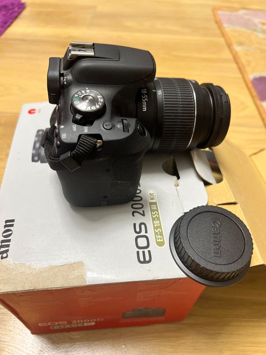 Фотоаппарат Canon 2000 D