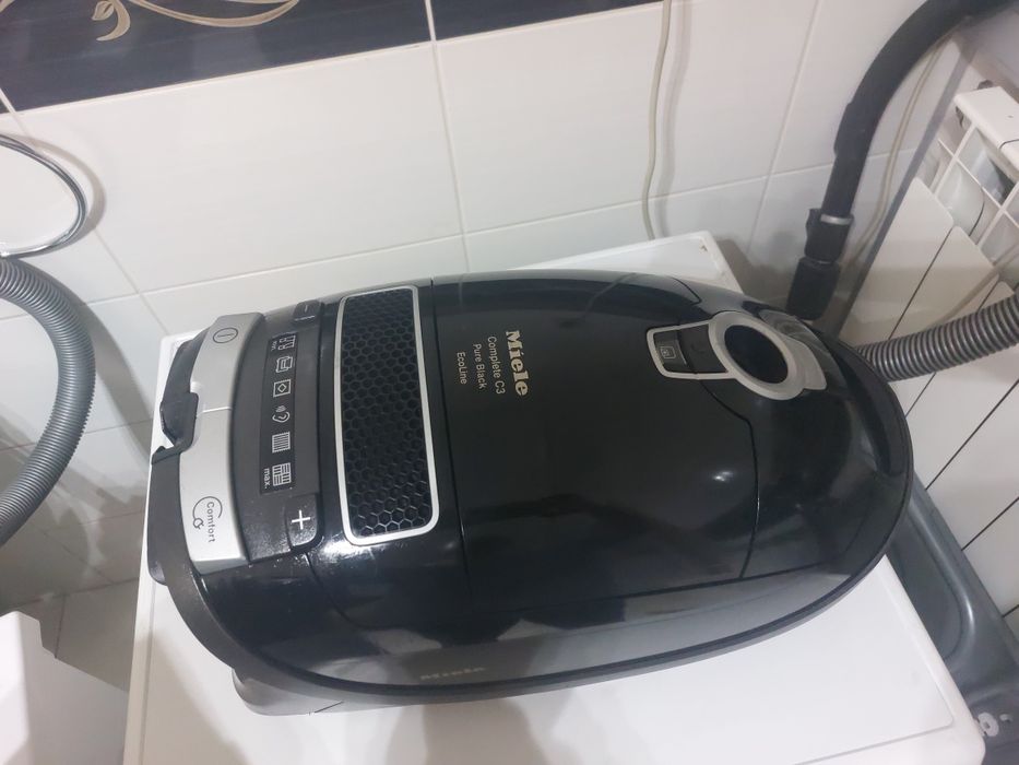 Прахосмукачка Miele Complete C3 Pure EcoLine