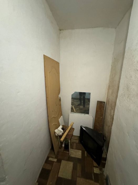 Срочно 1х 4микрарайоне вдоль дороги Прадаётся