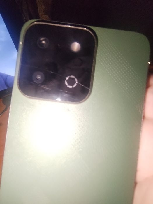Vând telefon mobil