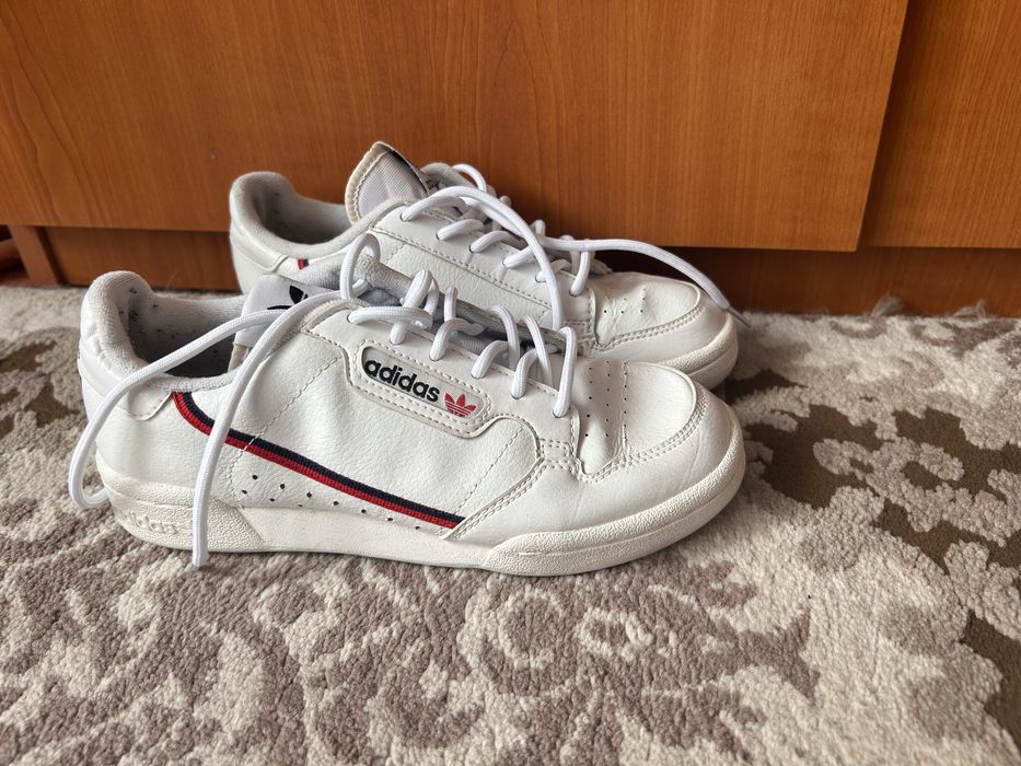 Adidasi marime 36