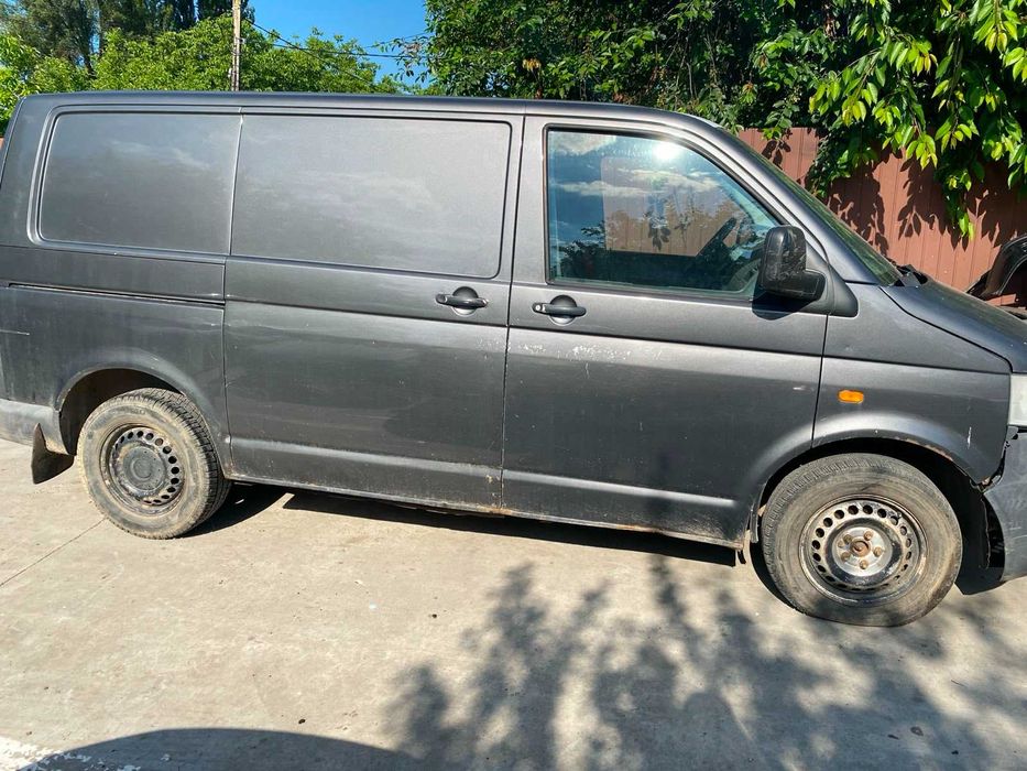 Piese VW TRANSPORTER T5  1.9 din 2005 - axc