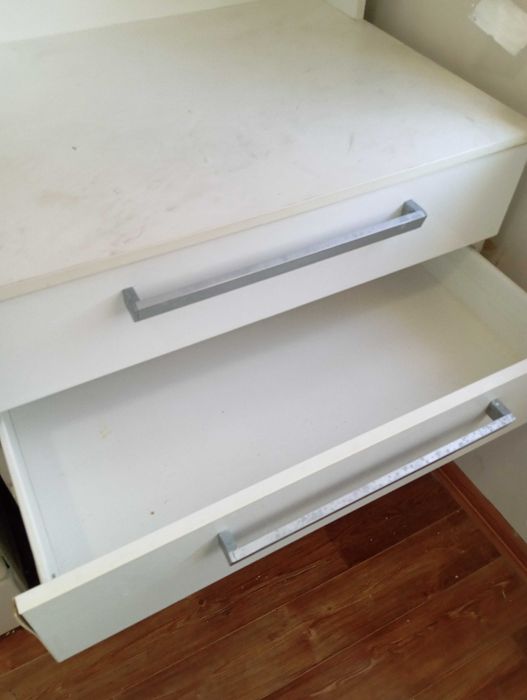 Кухонный шкаф и стенку