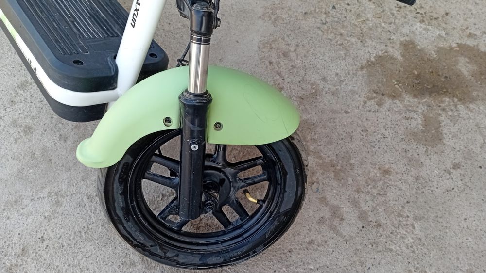 Скутер HUAXUN.   D