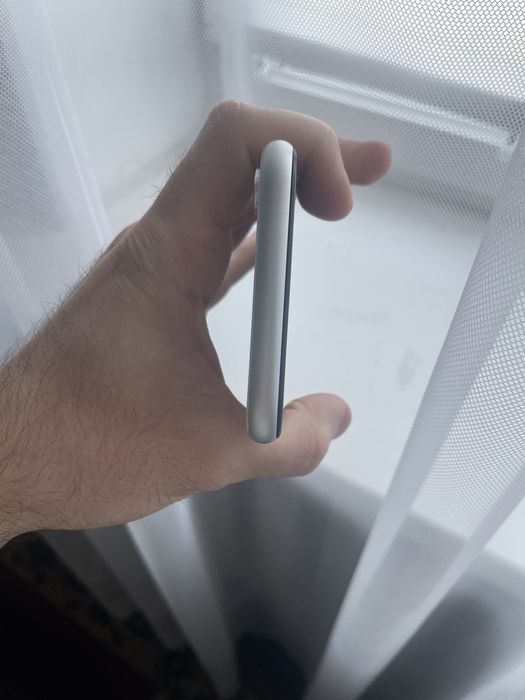 Продам айфон хр