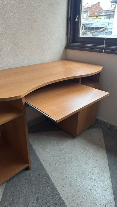 Ученическо бюро в дървесен цвят