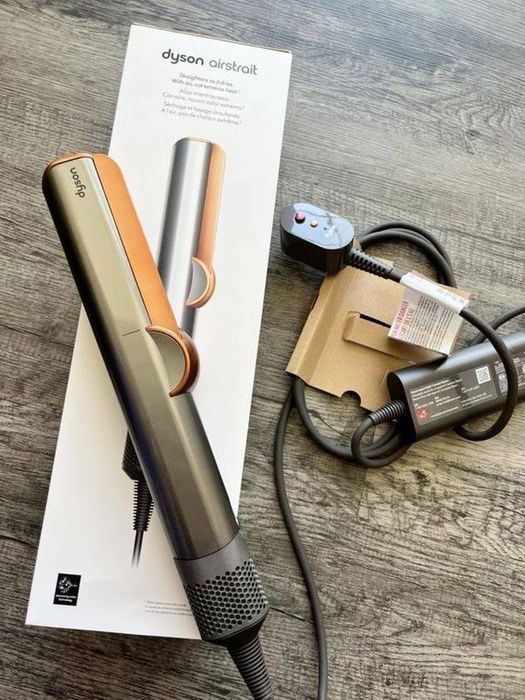 Dyson / Дайсон.