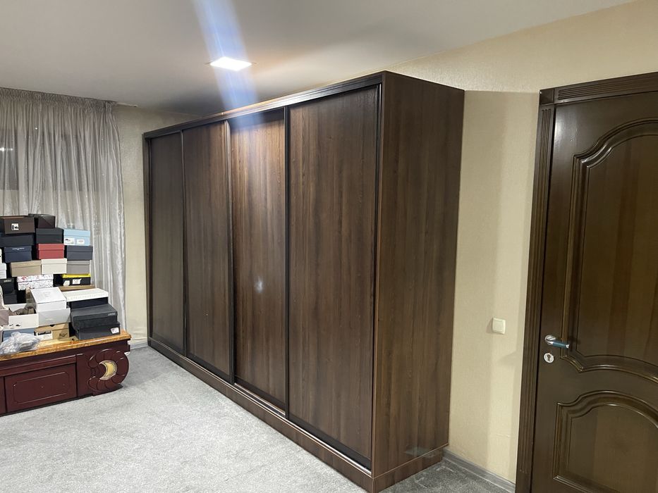 Купейный шкаф продам