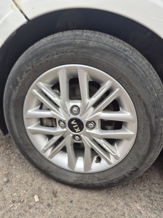 Продам диски с шинами