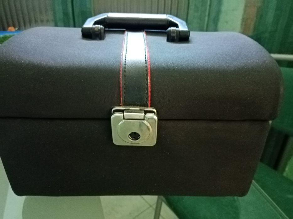 Дамско ретро куфарче