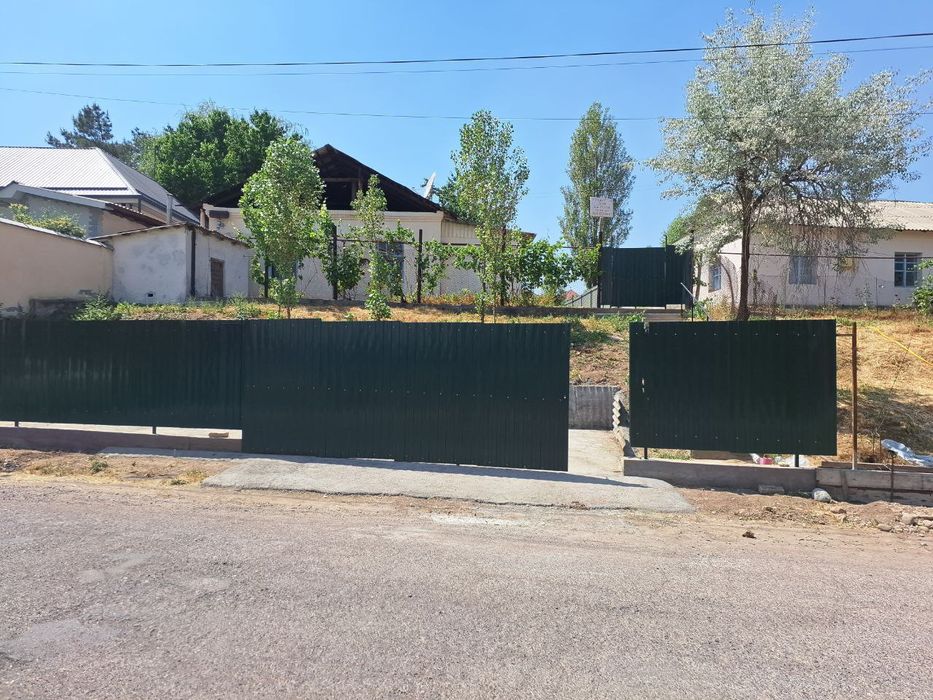 Продажа готовый дом Янгибазар центр 520кв.м 4 комнаты 90000у.е