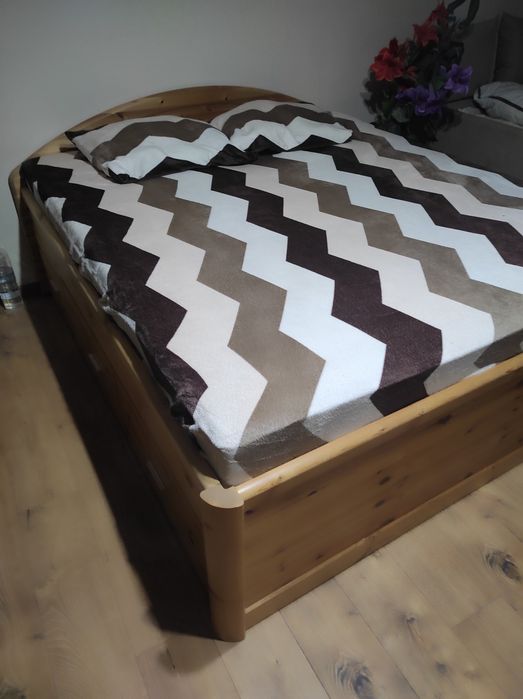 Pat dormitor rustic lemn