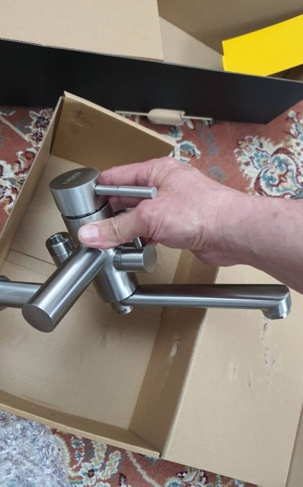 Продам душевую стойку с краном