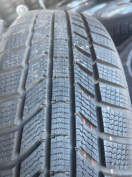 4бр 235/65/17 Континентал 8мм дот 2021 99% нови
