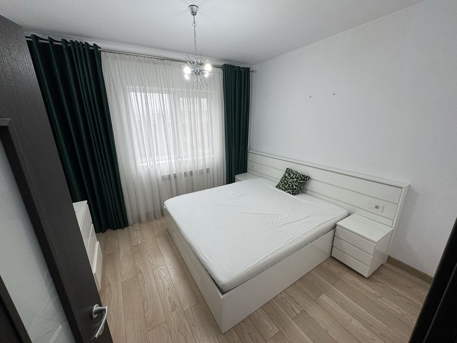proprietar - inchiriez apartament 3 camere + loc parcare privat