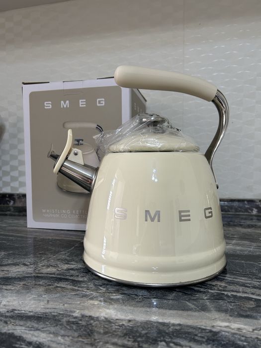 Срочно Smeg  чайник