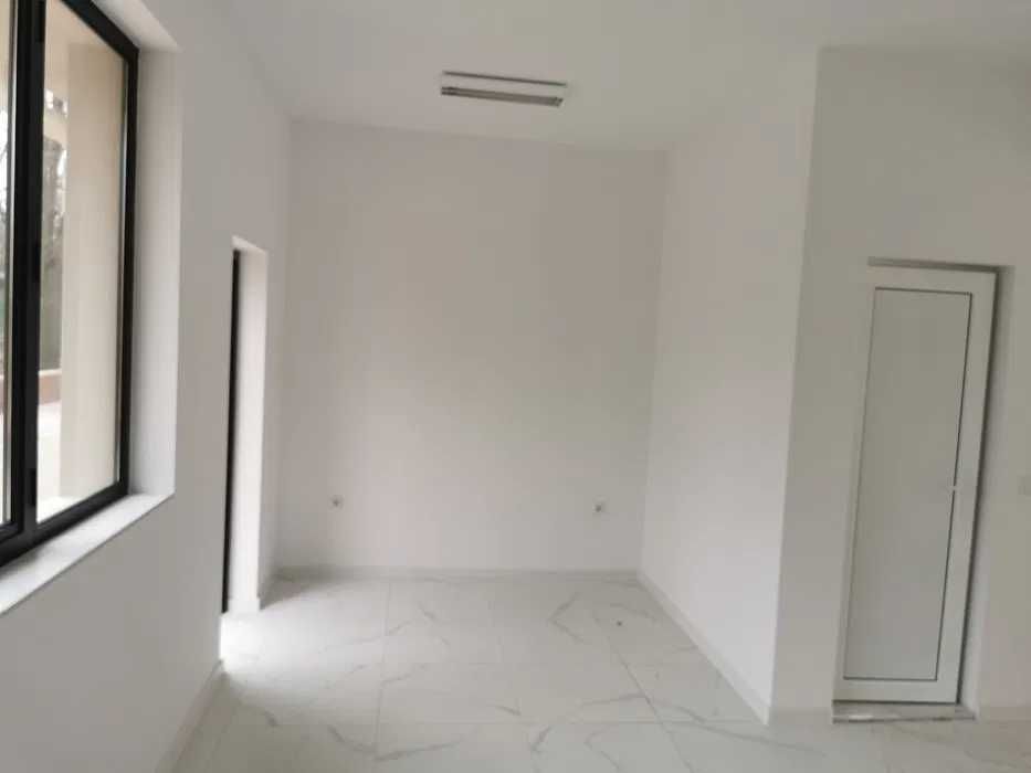 Дава се под наем Магазин в Бургас, Славейков - 85 кв.м за 690 € - Снимка #7