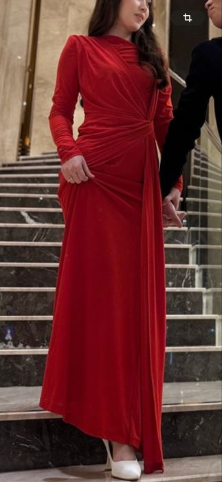 продаю красное платье