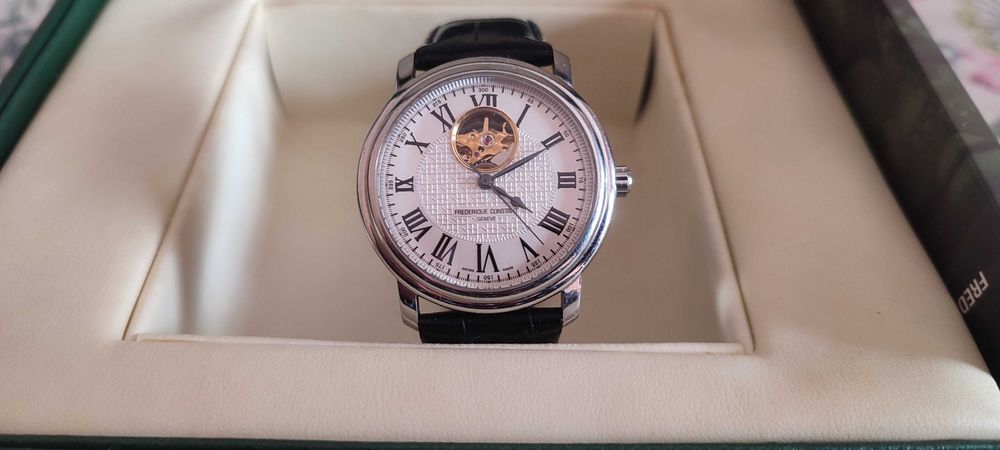 Часовник Frederique Constant
