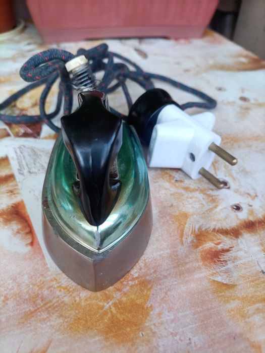 Стара мини туристическа ютия