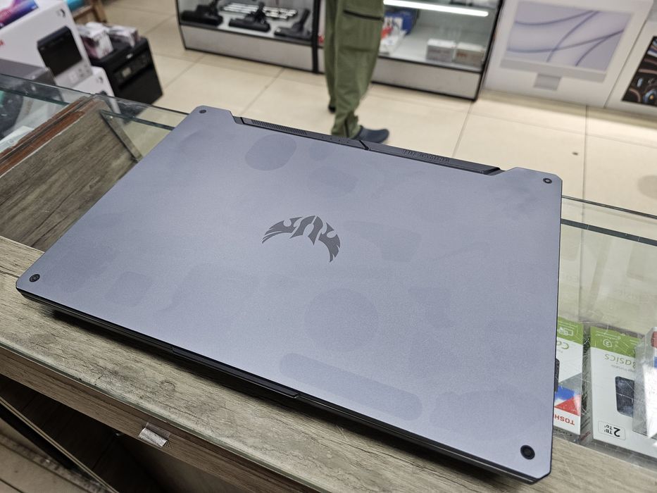 Asus TUF FX506L Core i5 + GTX1650