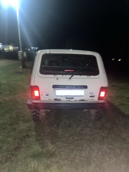 Vand lada niva 1.7 fara acte