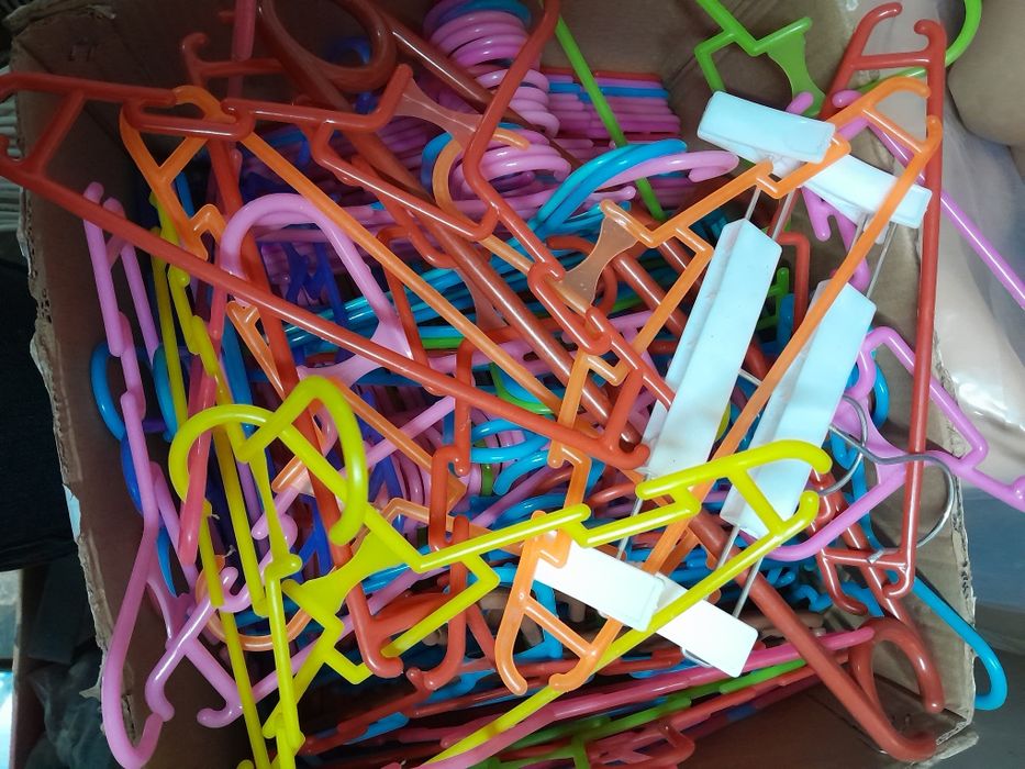 Вешалки ,прищепки