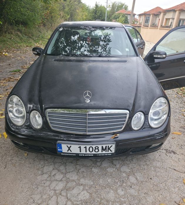 Продавам Mercedes W211