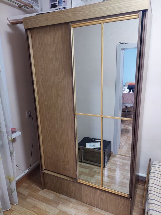 Шкаф купе и кровать