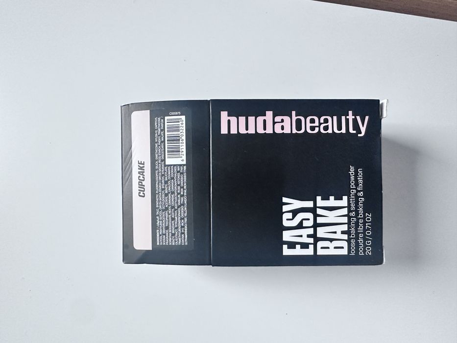 Huda beauty- cupcake powder