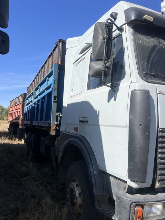 Зерновоз МАЗ с прицепом