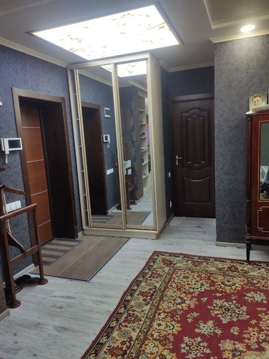 .  метроБ.И.Й 2 ком-3 комн.  77серия.