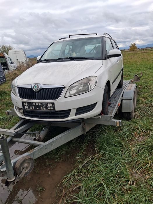 Dezmembrez Skoda Fabia 2012 motor 1.6 tdi cod CAY