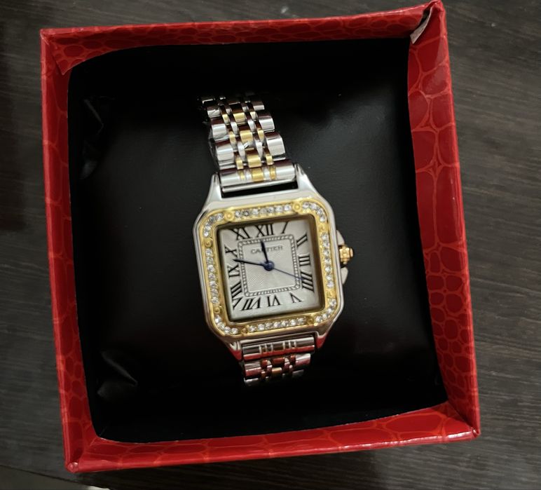 Часы квадратные Cartier