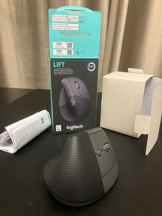 Logitech Lift - Vertical Ergonomic Mouse