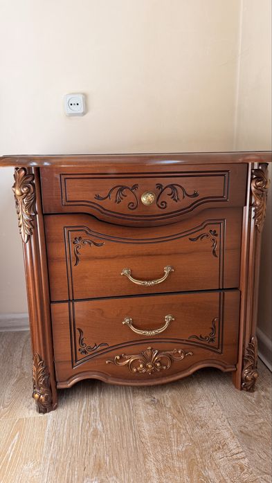 Продам спальный гарнитур