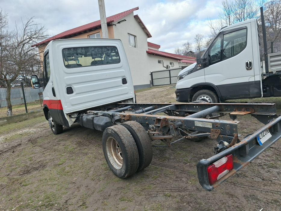 Vînd iveco autosasiu