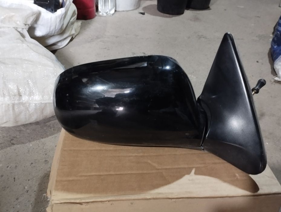 Продам правое зеркало Нексия