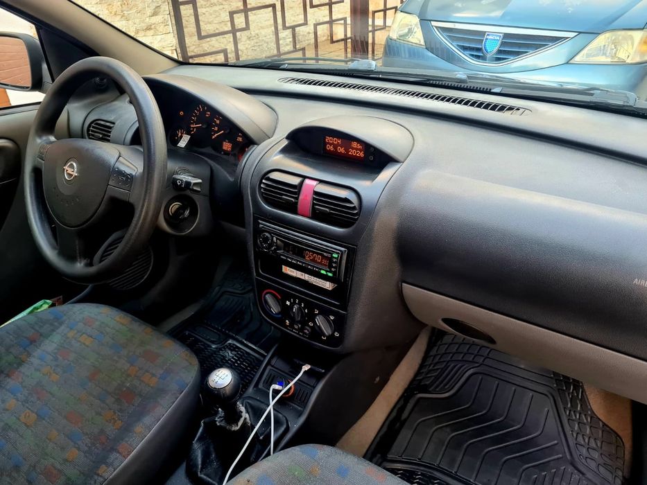 Opel corsa c / 1.2 benzina