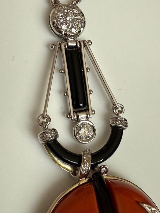 Модерно 18К Италианско Колие с Много Рядък Корал и 2К Диаманти;