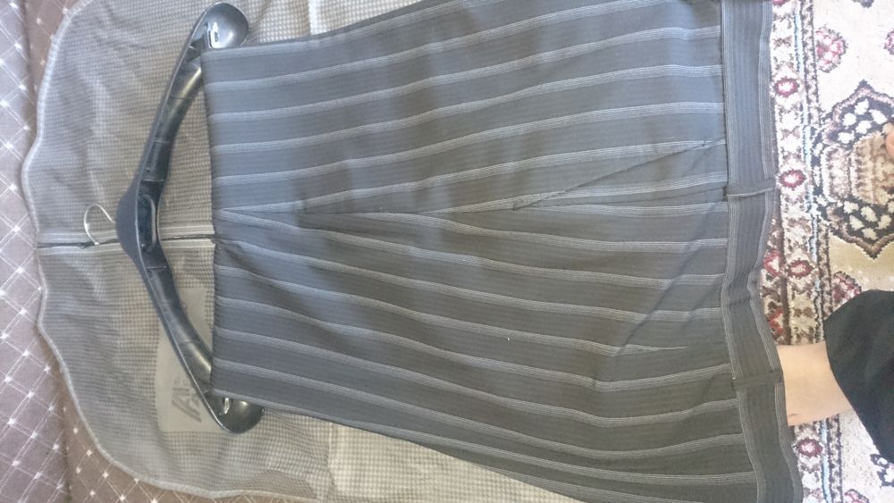 Продам костюм новый