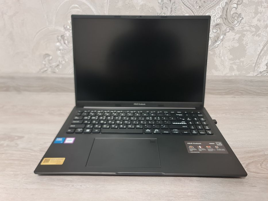 Asus Vivobook 16