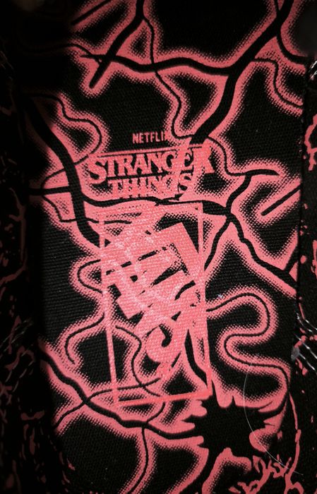 Новые кроссовки  Vans X Stranger things